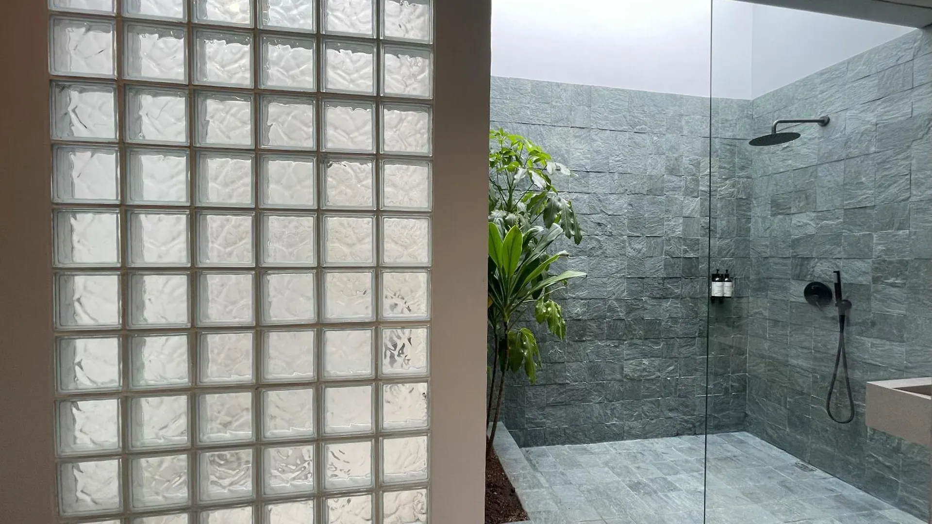מדיין Casa Tokyo 4 Manila - Terraza By Xcay Home דירה